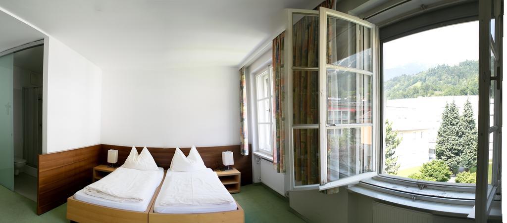 Haus Marillac Hotell Innsbruck Rum bild